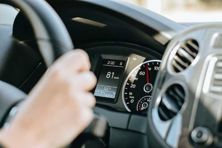 Cinco maneras para ahorrar al comprar un vehículo en Estados Unidos ahora que los aranceles podrían aumentar los precios