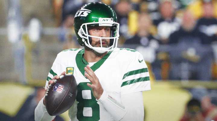 Aaron Rodgers officially signs 1-year, $13.65 million contract with Steelers