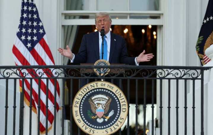 Trump reinstates U.S. travel ban, blocks 12 countries