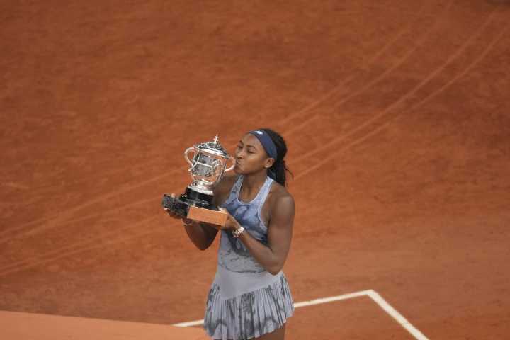 Coco Gauff defeats top-ranked Aryna Sabalenka in 3 sets to win her first French Open title