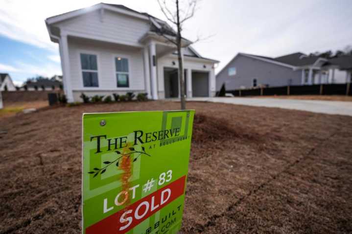 Average rate on a 30-year mortgage in the US falls to 6.85% this week