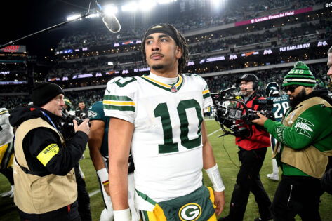 Jordan Love Makes 6-Word Request to Aaron Rodgers Before Packers-Steelers Clash As Jordan Love gears up to go against his mentor this season, he's also eagerly awaiting a gesture from Aaron Rodgers to