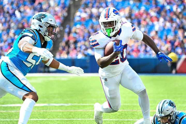 Frank Gore Jr.'s 'elementary school' FGJ autograph a joke among Bills teammates that he vows to fix