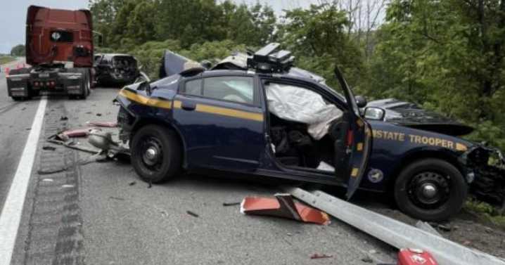 Trooper seriously hurt in Schenectady County Thruway crash