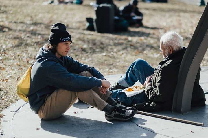 'Street Ministry' trae esperanza a las personas sin hogar de Ybor City