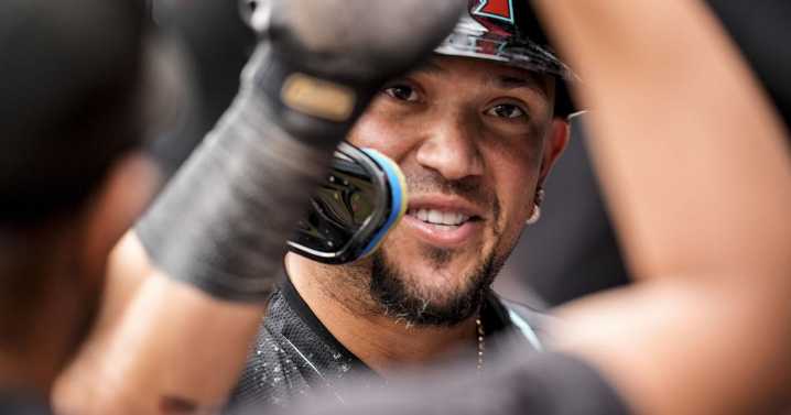 Eugenio Suárez's 2-run double caps Diamondbacks' seven