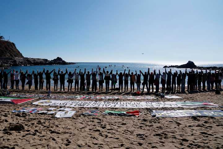 Cientos de manifestantes marchan en Valparaíso para "acompañar" la 'Marcha Global a Gaza'