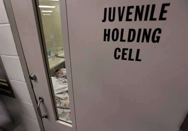 Dan $2.7 millones a joven agredido en centro de detención de menores en Los Ángeles
