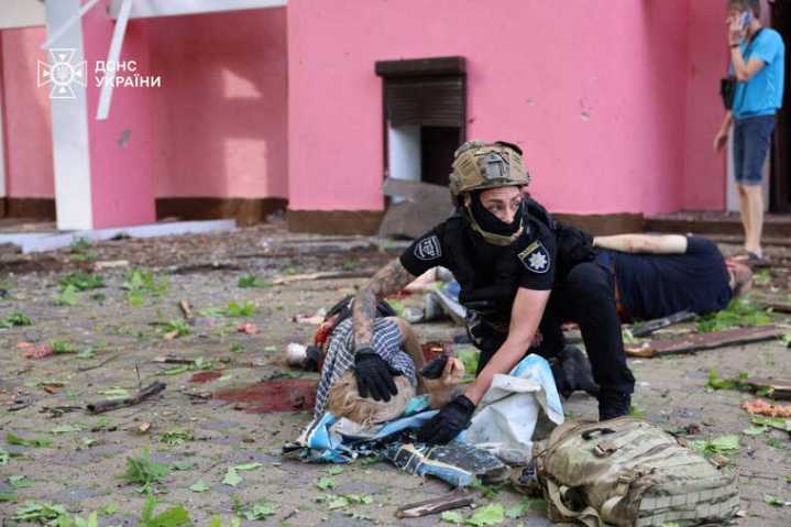 Russian bombs kill 4, wound at least 60 in Kharkiv, Ukraine says