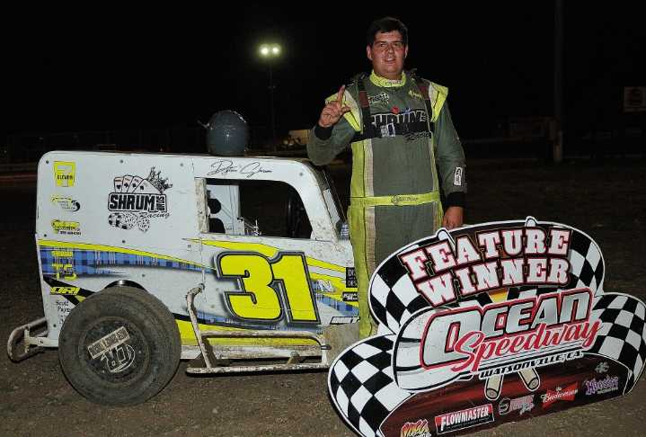 Dylan Shrum fends off Joey Lingron for Joe Brechel Memorial victory