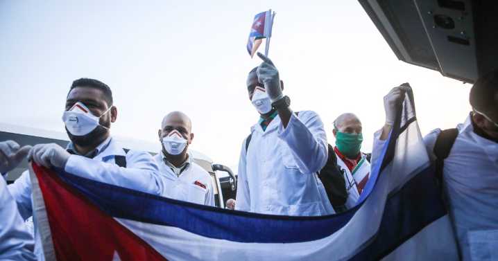 El Departamento de Estado restringe las visas a varios funcionarios centroamericanos por "explotación" de médicos cubanos