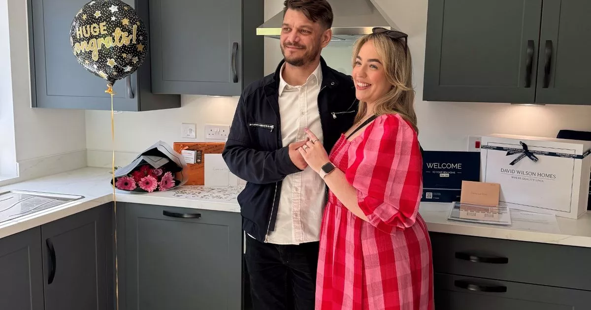 Lauren's boyfriend told her to 'dress nicely' on moving-in day but she was still stunned by his surprise