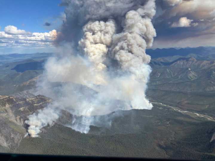 Canadian wildfire smoke causes ‘very unhealthy’ conditions in American Midwest and reaches Europe