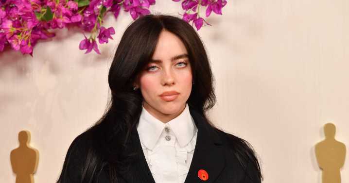 Billie Eilish and Nat Wolff Are Kissing