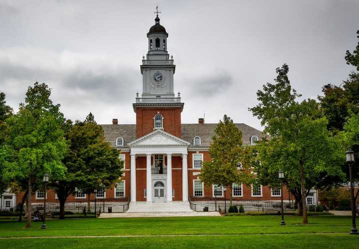 Harvard gana batalla judicial a Trump