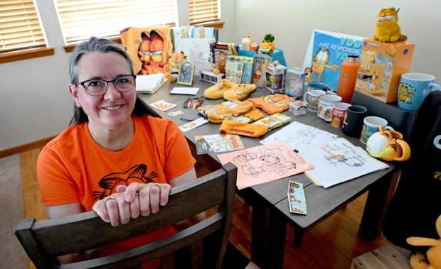 Beloved Broomfield teacher bonds with students over unique Garfield collection