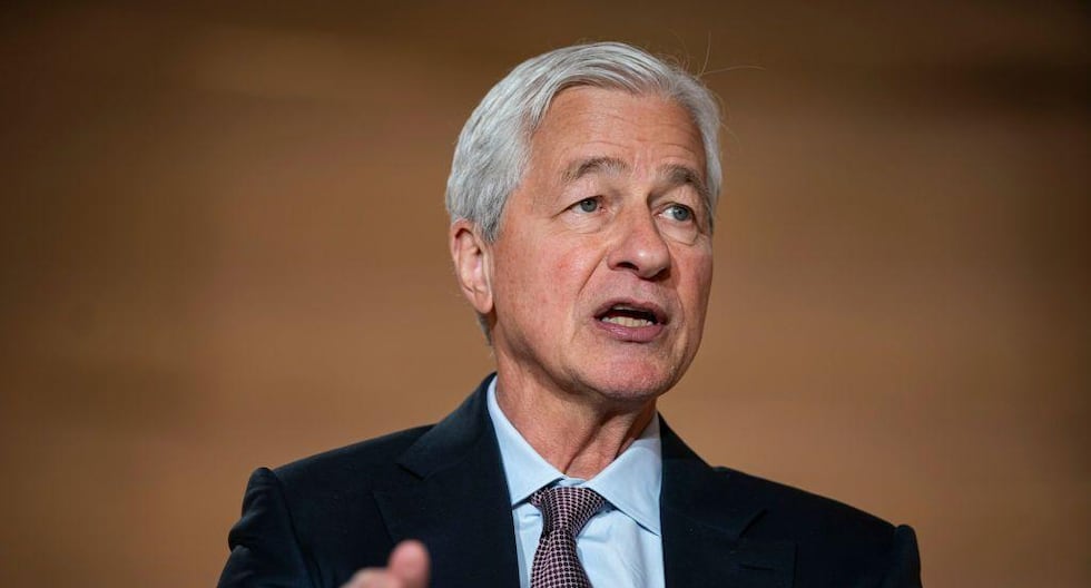 Jamie Dimon, CEO de JPMorgan y rey de Wall Street, alerta de que la deuda de EE.UU. hará tambalear los bonos