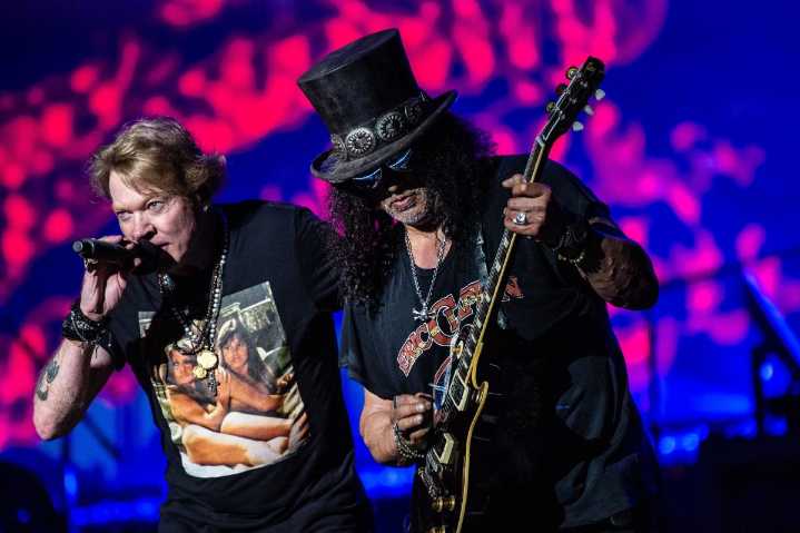 Iconic '80s Band Floors Fans With Heartbreaking Tribute at Concert