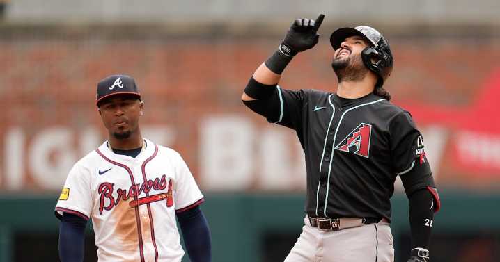 Braves bullpen gives up 7 in ninth inning to lose to Diamondbacks