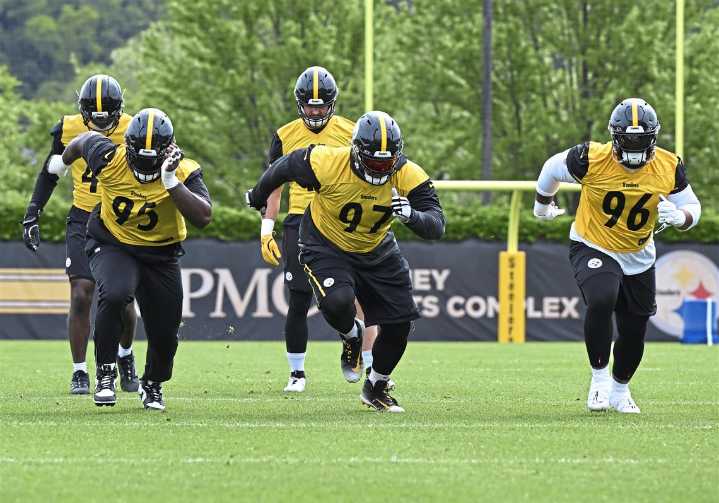 Cam Heyward embracing teacher role with Steelers' rookie DLs Derrick Harmon, Yahya Black