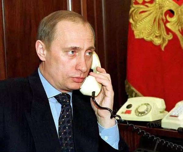 Putin ready to 'help resolve' Iran nuclear stand
