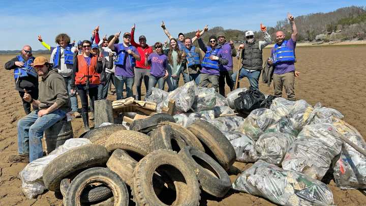 Volunteers clear nearly 47K pounds of trash from Tennessee river