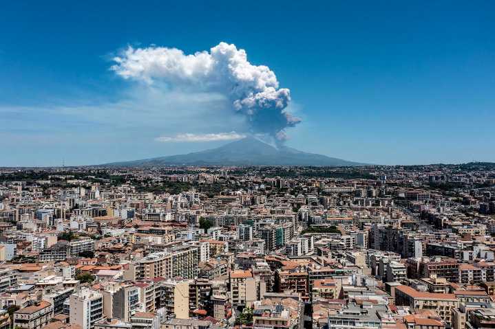 Huge eruption on Italy’s Mt. Etna leaves tourists fleeing volcano
