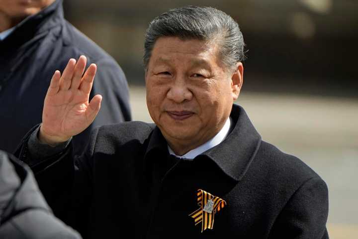 Xi reafirma deseo de "acelerar cooperación" con Birmania en mensaje al líder de la junta