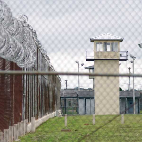 Corrections officer to plead guilty in connection with man’s death in an Alabama jail