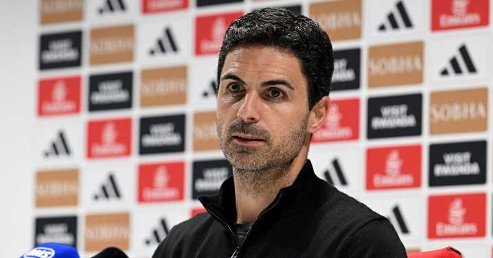 Arsenal 'awaiting final decision' to sign Premier League icon as rivals offer £10m salary 