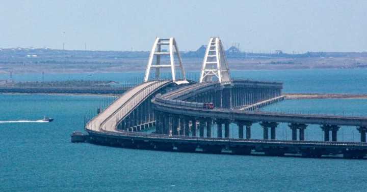 Ukraine's Security Service Strikes Again: Crimean Bridge Rocked by Underwater Sabotage
