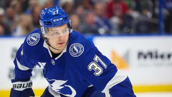 Lightning sign forward Yanni Gourde to 6