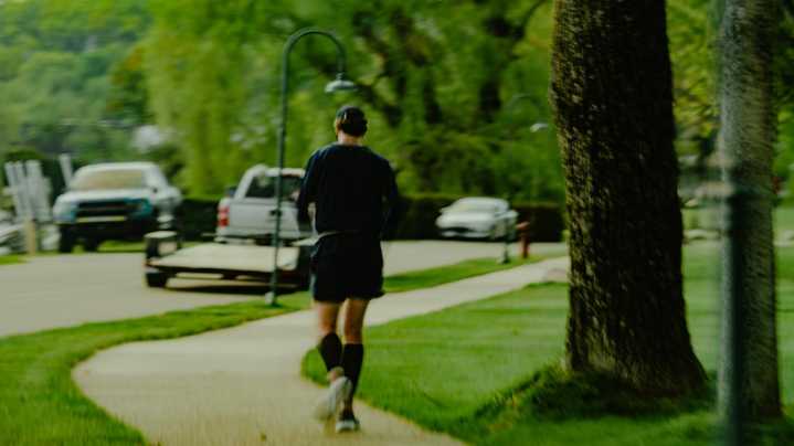 Local Michigan runner 'Split the Mitten' with 400