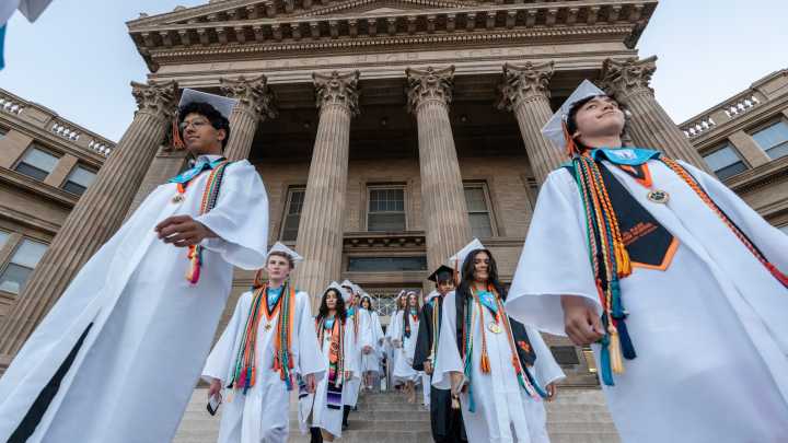 398 El Paso High seniors graduate, top students head to Ivy League