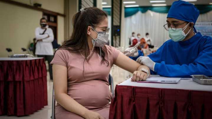 UW doctor challenges RFK Jr.'s COVID vaccine recommendations