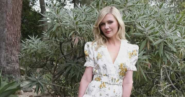 Kirsten Dunst's Floral Dress Pays Tribute To 'The Virgin Suicides'