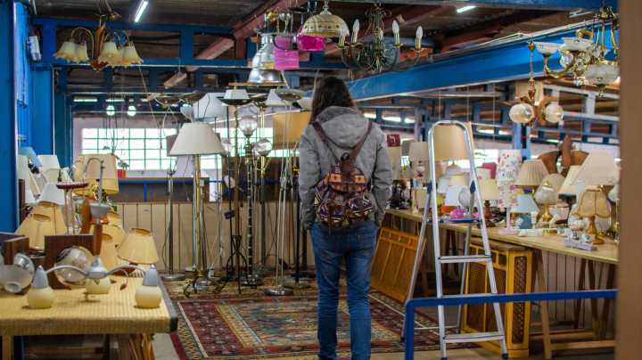 The Beautiful Vintage Lamp Brand You Can Thrift That Is Actually Quite Valuable