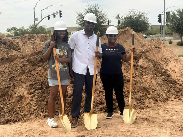 Angry Crab Shack breaks ground in Chandler
