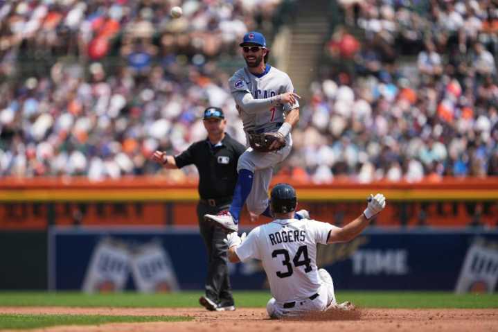Cubs hit five home runs in a 6-1 win over the Tigers, even series