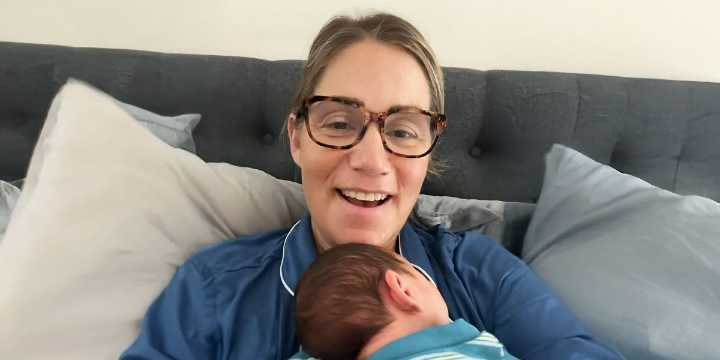 Woman Became a Happy Mom at 51 & Has No Regrets, but She's Still Facing Criticism