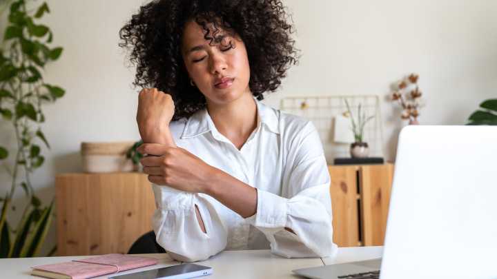 Is Carpal Tunnel A Sign Of Heart Disease? Here's What We Know