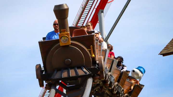 Snoopy's Racing Railway makes exciting debut at Carowinds