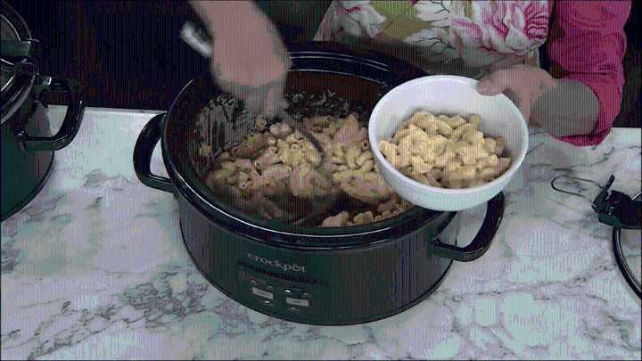 Cooking Mom - Slow Cooker Mac n Cheese