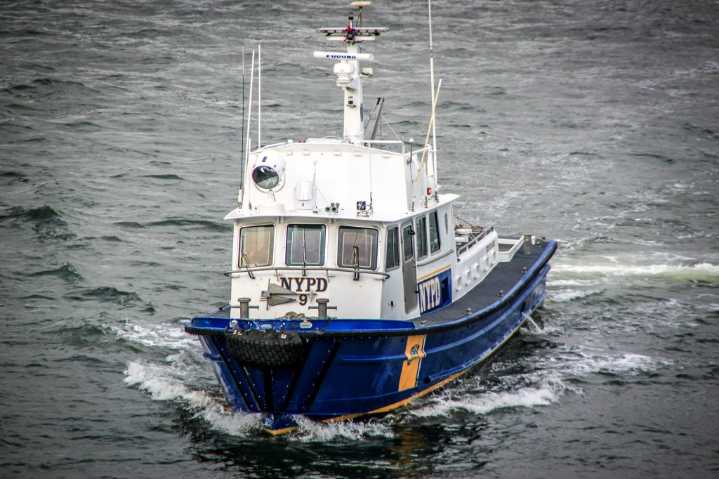 Body pulled from East River off Manhattan amid search for 2 teens feared drowned
