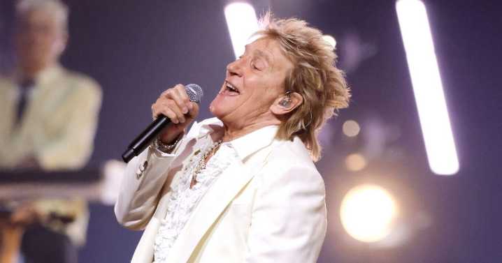 Sir Rod Stewart heartbroken as he's forced to cancel more gigs before Glastonbury