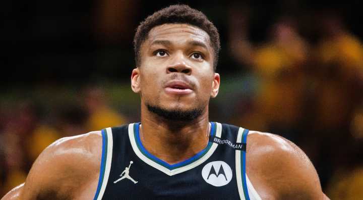 REPORT: Eastern Conference Contender Ready To Make “Tsunami-Type” Trade Offer For Bucks Superstar Giannis Antetokounmpo