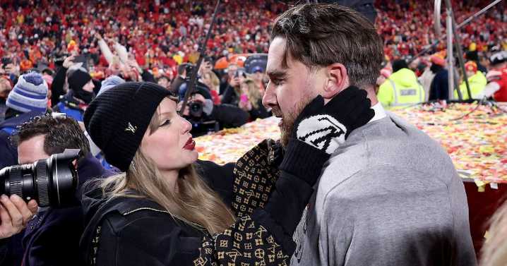 Taylor Swift & Travis Kelce’s Relationship Timeline, Explained