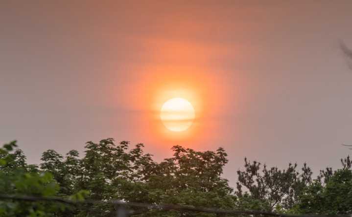 Wildfires in Manitoba and Saskatchewan mean shmutzy sunrises