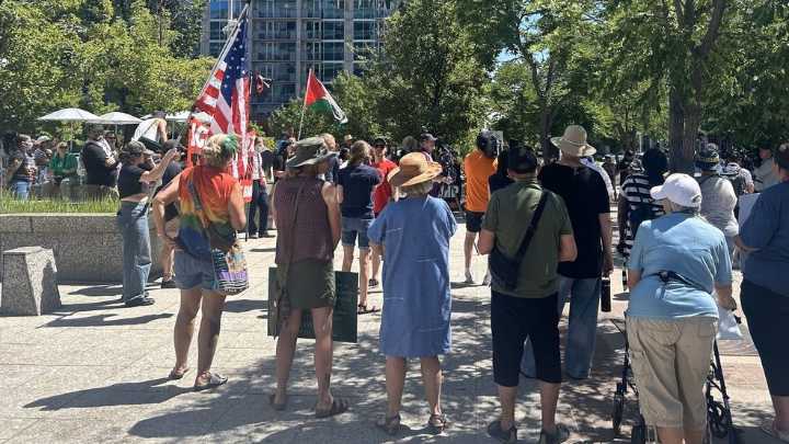 Dozens rally in Salt Lake City to show solidarity with Los Angeles protesters