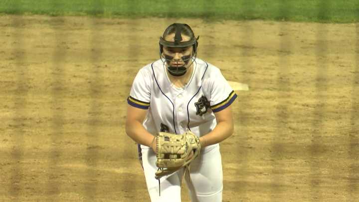 St. Raphael Edges West Warwick To Advance To D-II Softball Championship